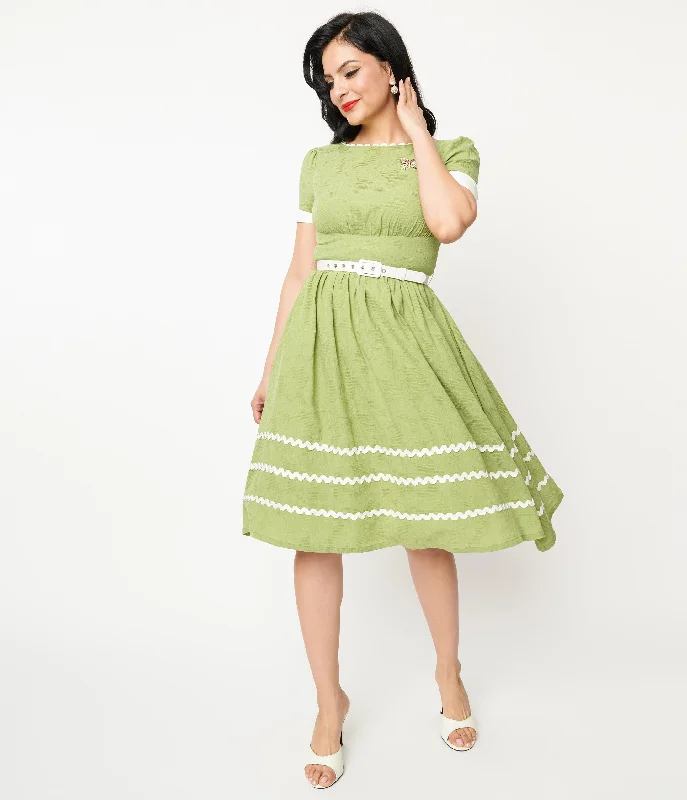 Unique Vintage Green & White Butterfly Brooch Swing Dress